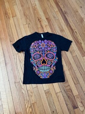 T-shirt vibrant graphic Mexican Day of the Dead sugar skull art cotton M black